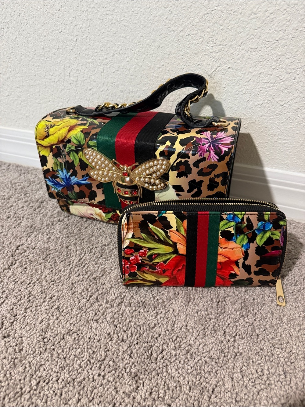Floral Leopard Print Bee Accent Shoulder Bag and Wallet Set - Multicolor